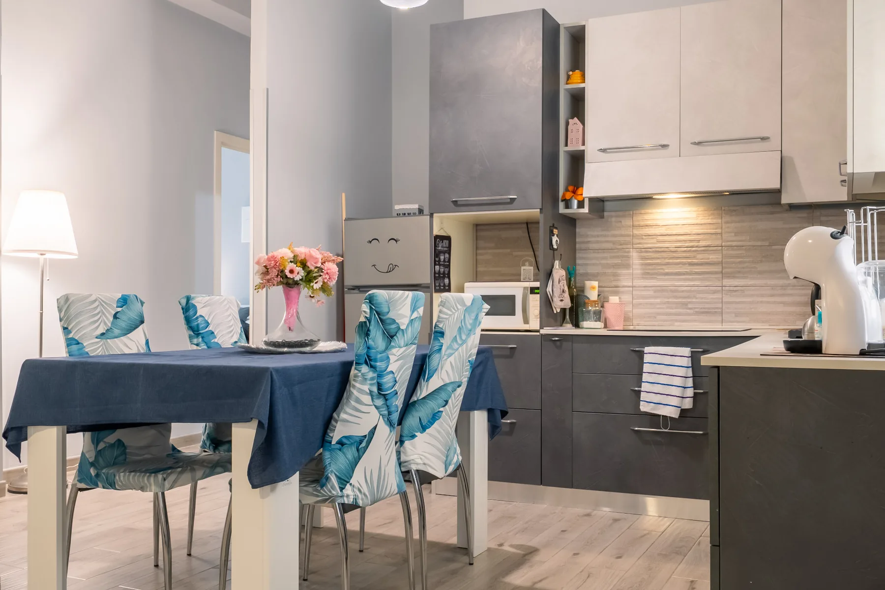 Cucina attrezzata con zona pranzo